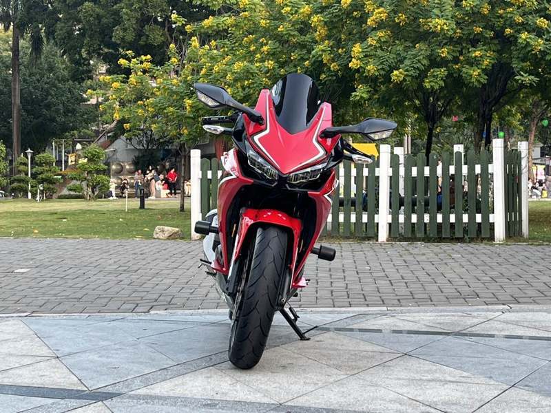 二手本田CBR400R