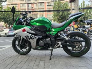 二手贝纳利龙卷风 Tornado 252R