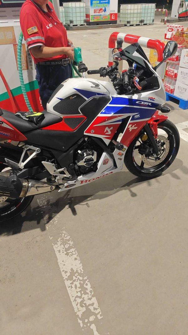 二手新大洲本田CBR300R