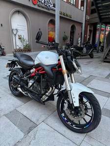二手贝纳利蓝宝龙BJ300GS