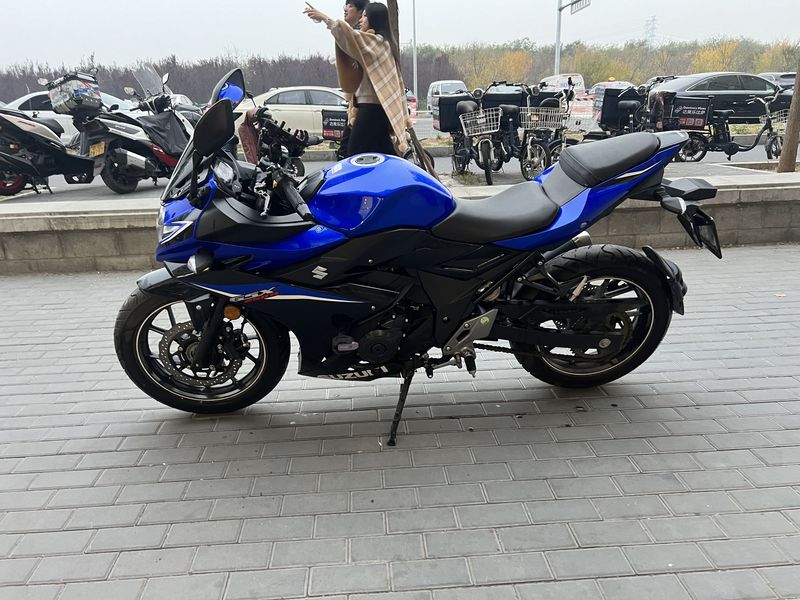 二手豪爵铃木GSX250R