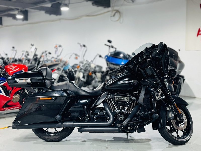 二手哈雷戴维森大道滑翔 Street Glide