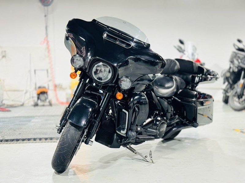 二手哈雷戴维森大道滑翔 Street Glide