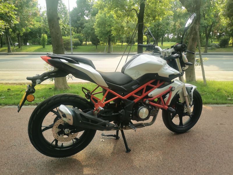 二手贝纳利红宝龙 TNT150i