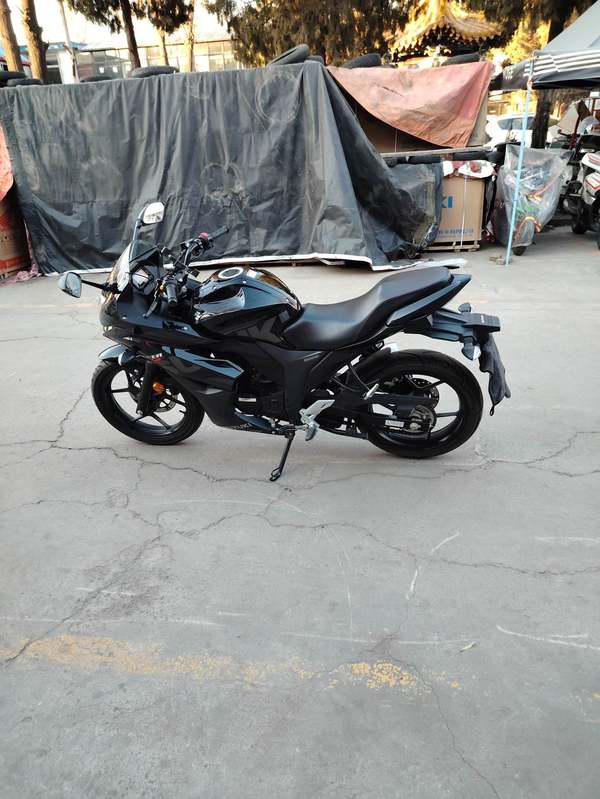 二手济南铃木极客飒 Gixxer 155