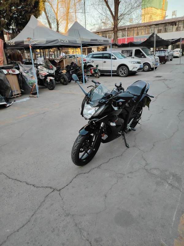 二手济南铃木极客飒 Gixxer 155