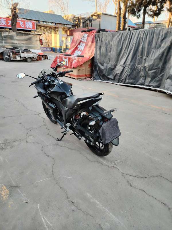 二手济南铃木极客飒 Gixxer 155