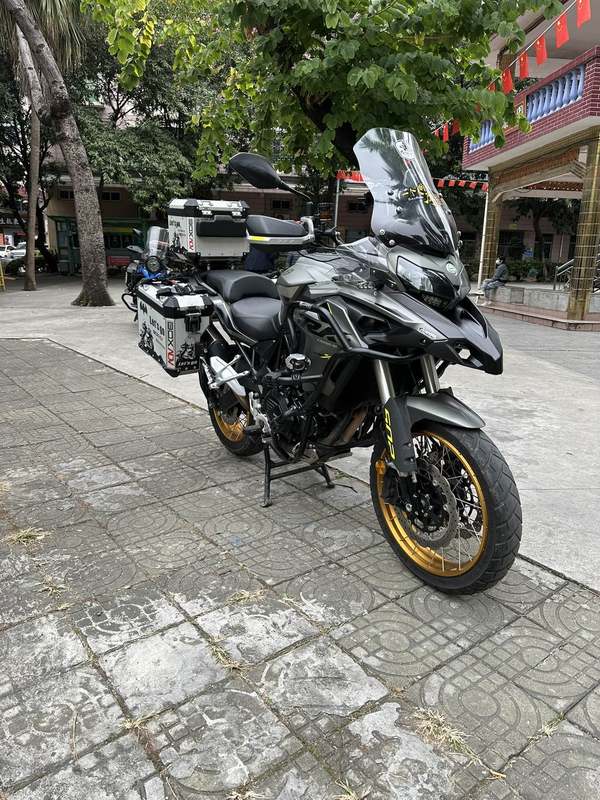 二手贝纳利金鹏 TRK502