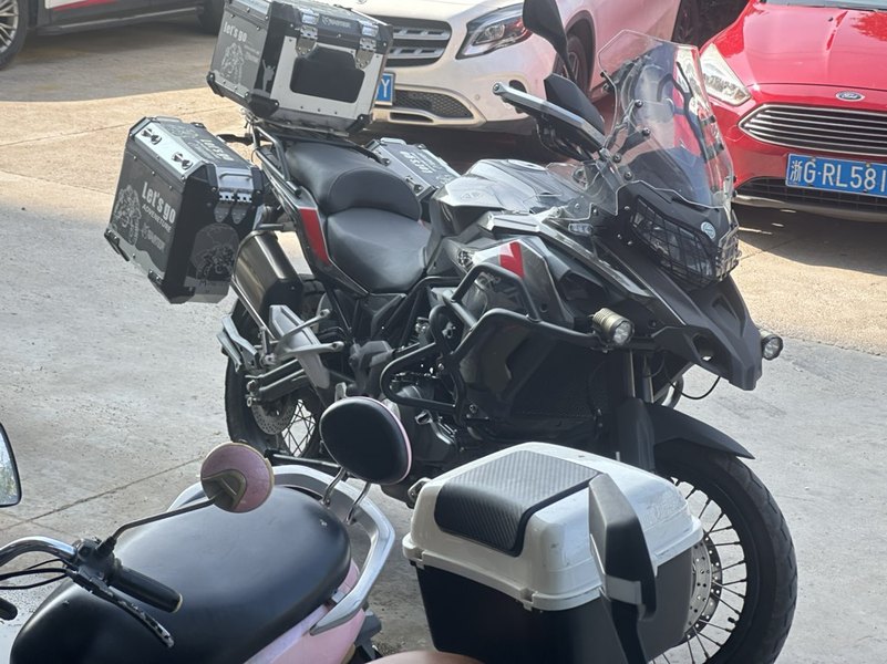 二手贝纳利金鹏 TRK502