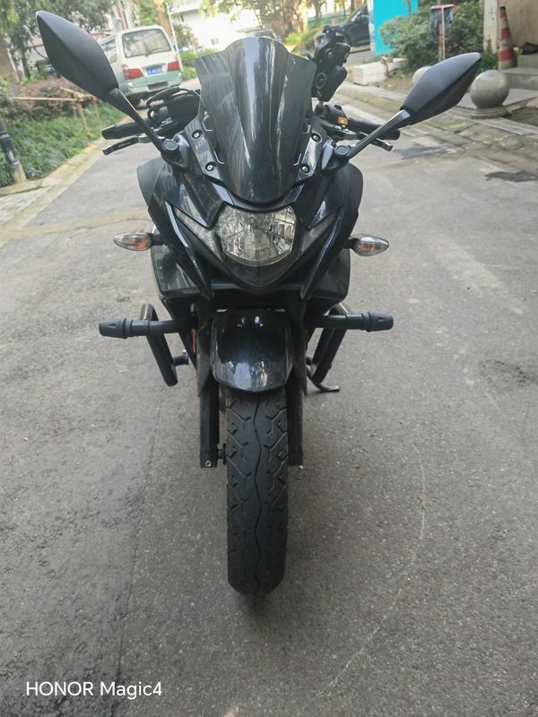 二手豪爵铃木GSX250R