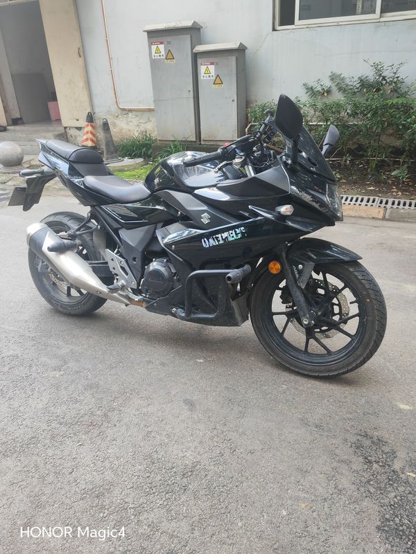 二手豪爵铃木GSX250R