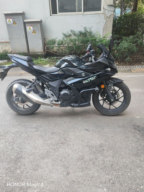 二手豪爵铃木GSX250R