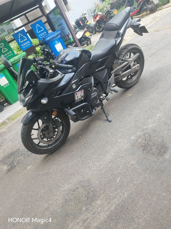 二手豪爵铃木GSX250R