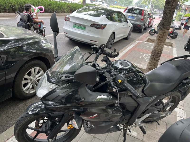 二手济南铃木极客飒 Gixxer 155