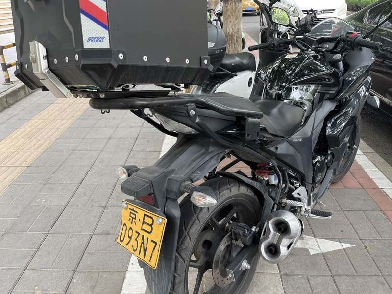二手济南铃木极客飒 Gixxer 155