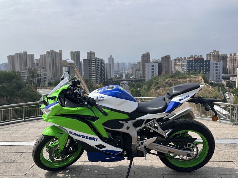 二手川崎ZX-4R