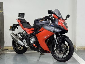 二手贝纳利龙卷风 Tornado 302R