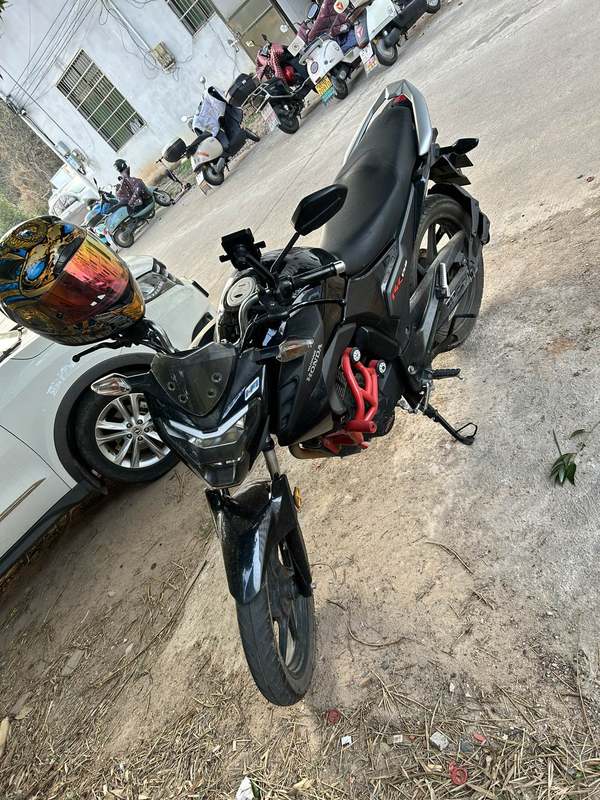 二手五羊本田RR150 幻影