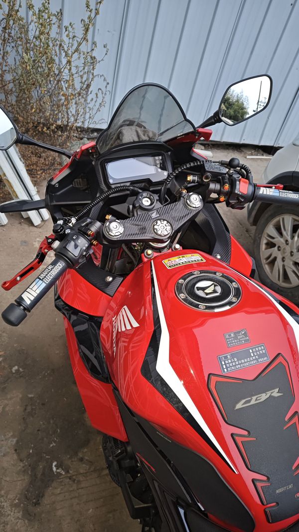 二手本田CBR400R