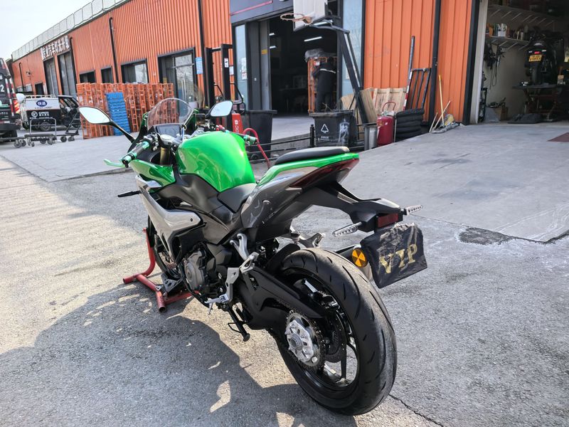 二手贝纳利龙卷风 Tornado 402R