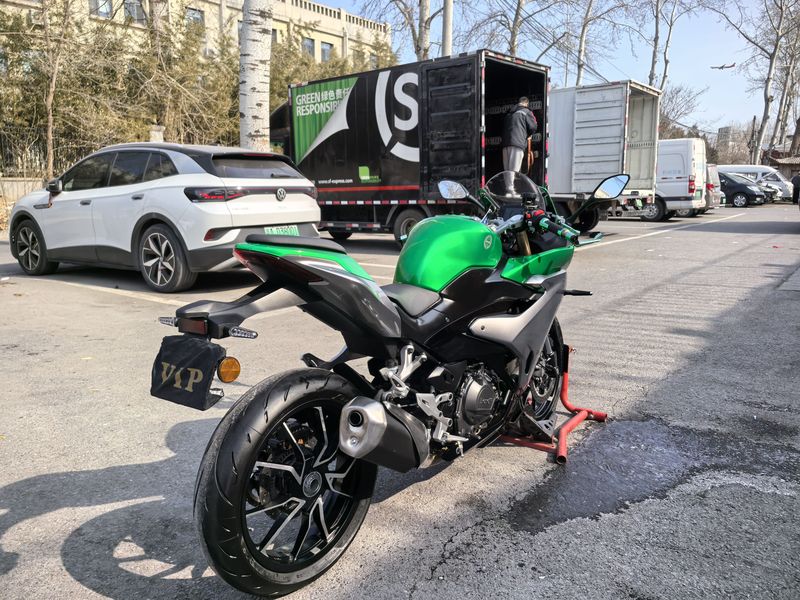 二手贝纳利龙卷风 Tornado 402R