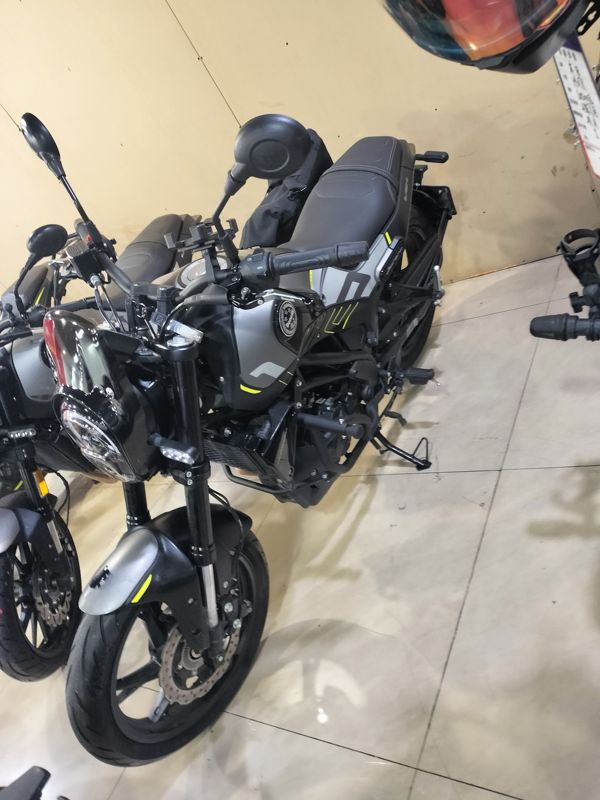 二手贝纳利幼狮 Leoncino 150