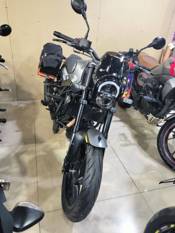 二手贝纳利幼狮 Leoncino 150