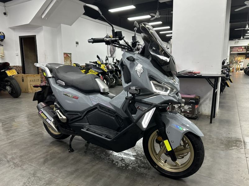 二手三阳哈士奇 Husky ADV150