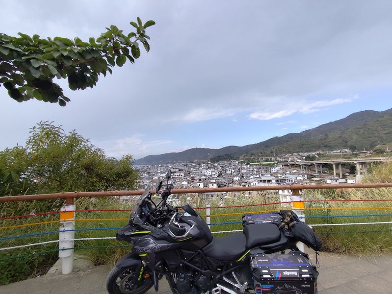 二手贝纳利金鹏 TRK502