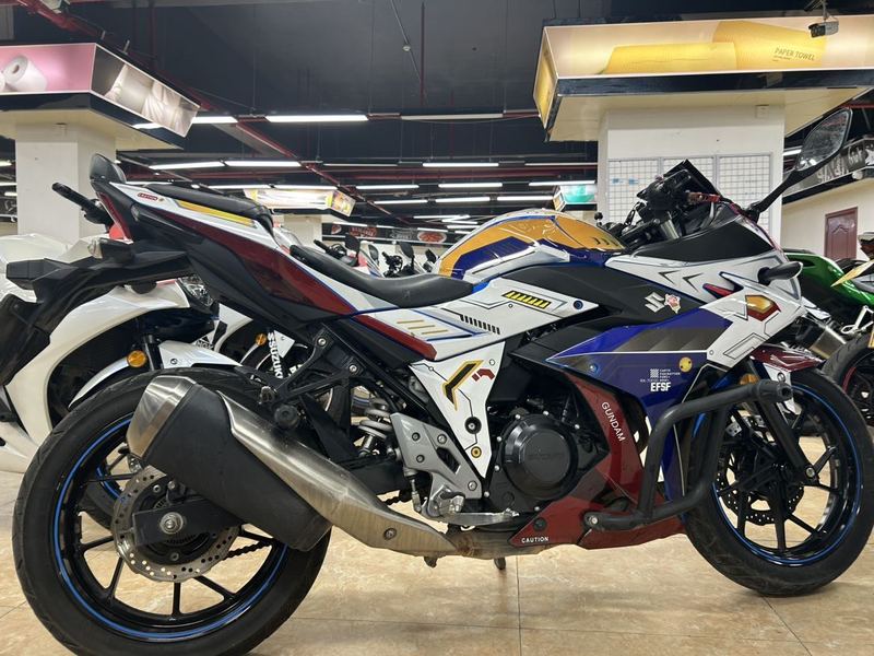 二手豪爵铃木GSX250R