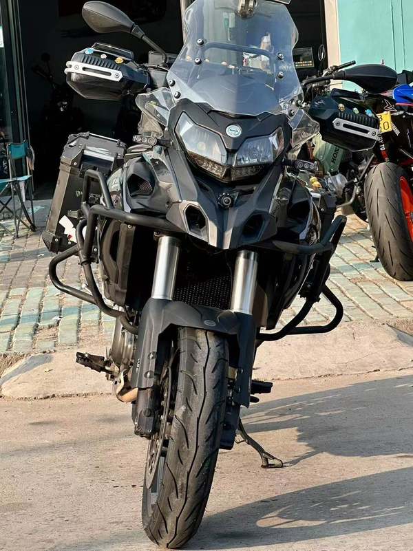二手贝纳利金鹏 TRK502