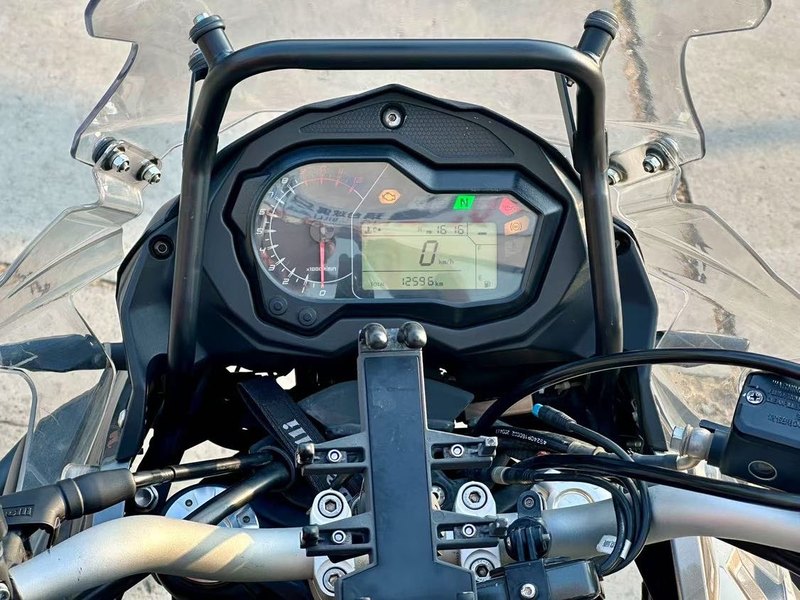 二手贝纳利金鹏 TRK502