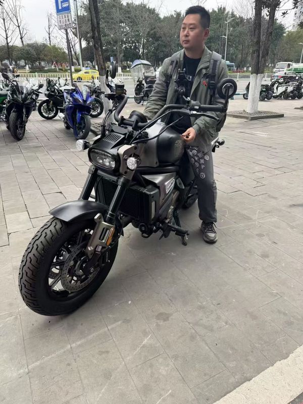 二手QJMOTOR闪700