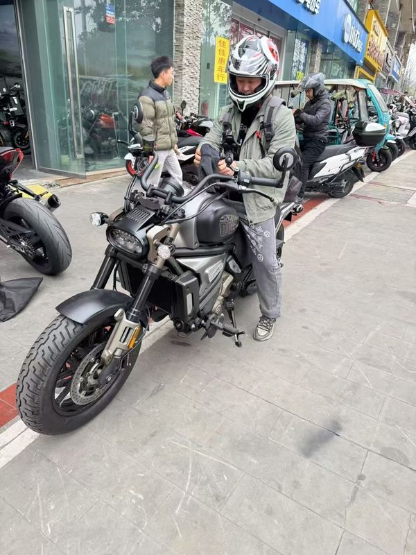 二手QJMOTOR闪700