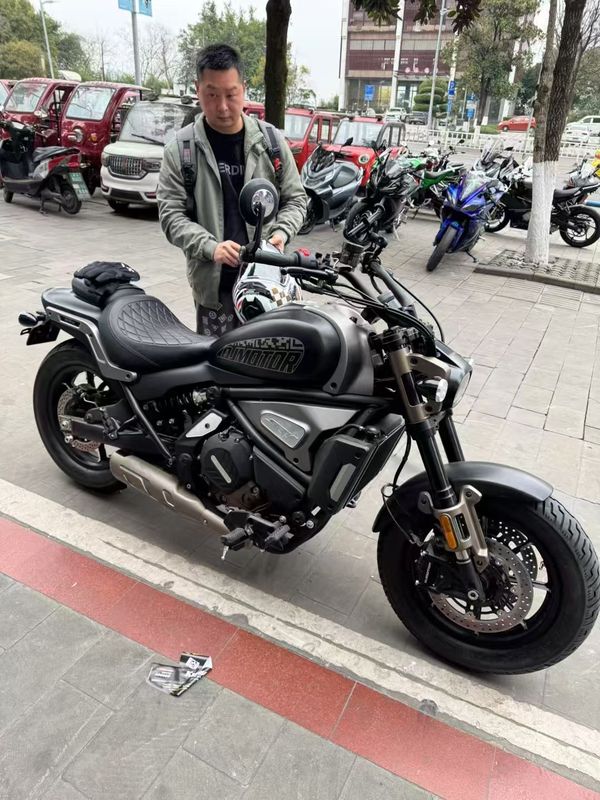 二手QJMOTOR闪700