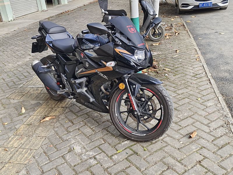 二手豪爵铃木GSX250R