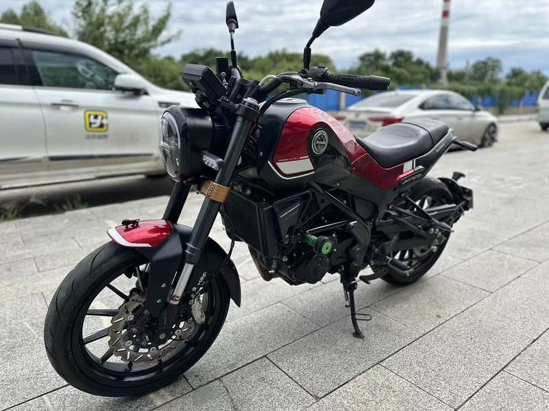 二手贝纳利幼狮 Leoncino 250