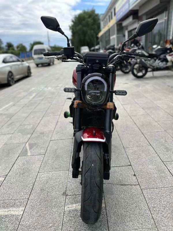 二手贝纳利幼狮 Leoncino 250