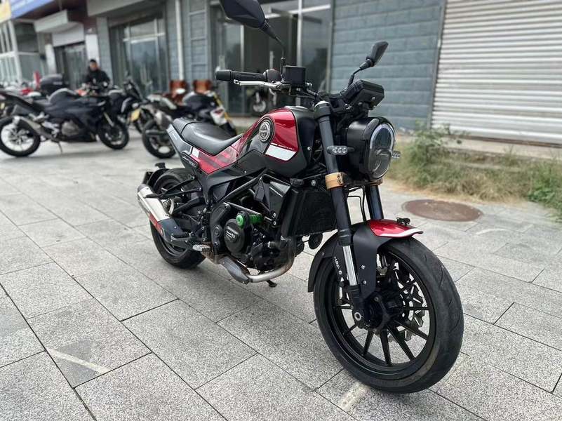 二手贝纳利幼狮 Leoncino 250