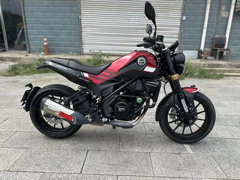 二手贝纳利幼狮 Leoncino 250