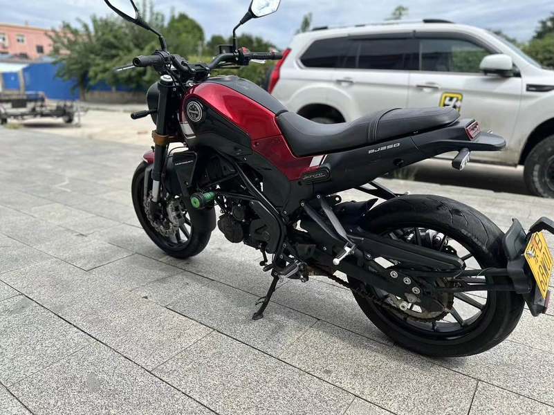 二手贝纳利幼狮 Leoncino 250