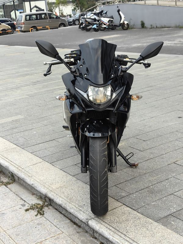 二手豪爵铃木GSX250R
