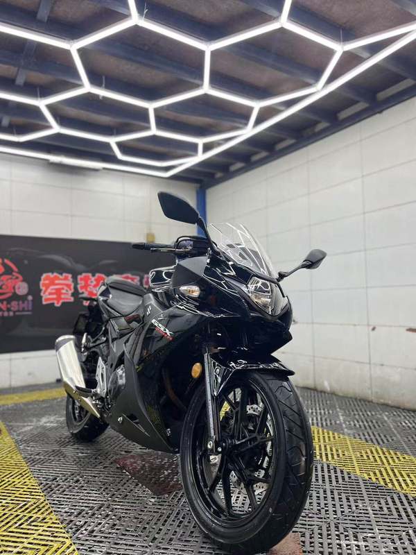 二手豪爵铃木GSX250R