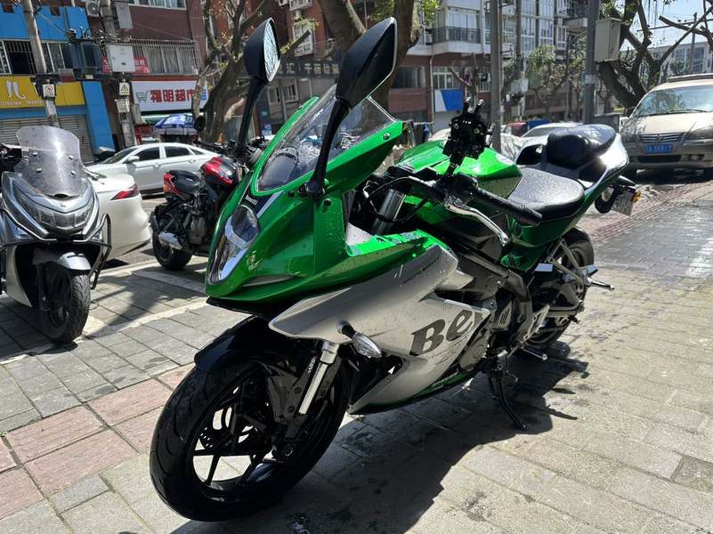 二手贝纳利龙卷风 Tornado 252R