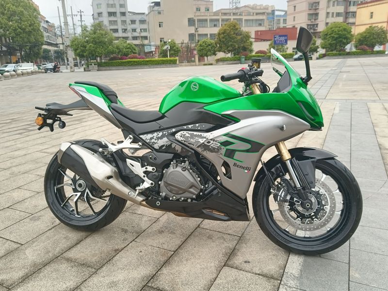 二手贝纳利龙卷风 Tornado 402R