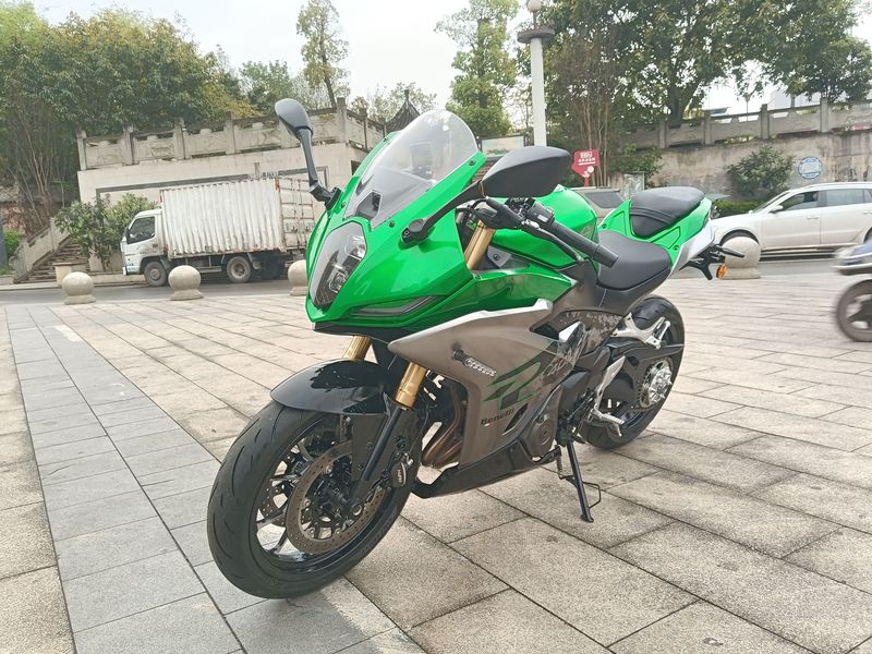 二手贝纳利龙卷风 Tornado 402R