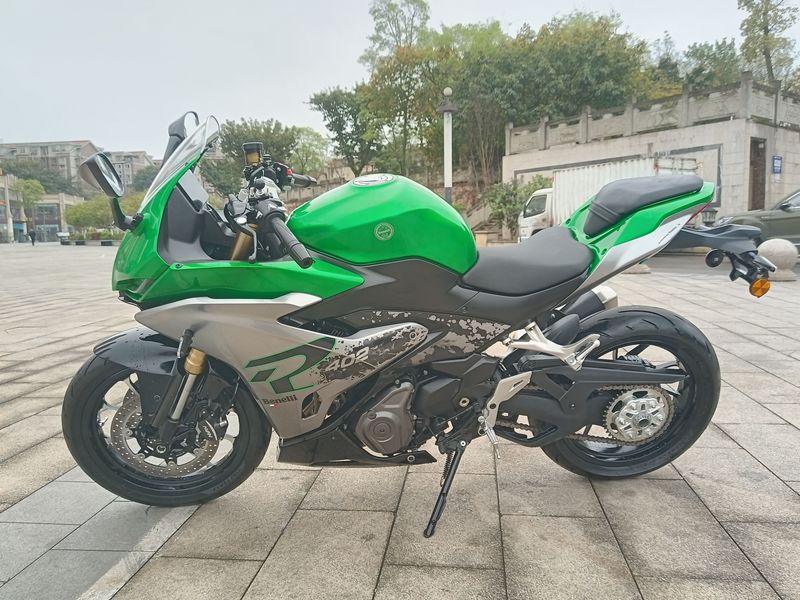 二手贝纳利龙卷风 Tornado 402R