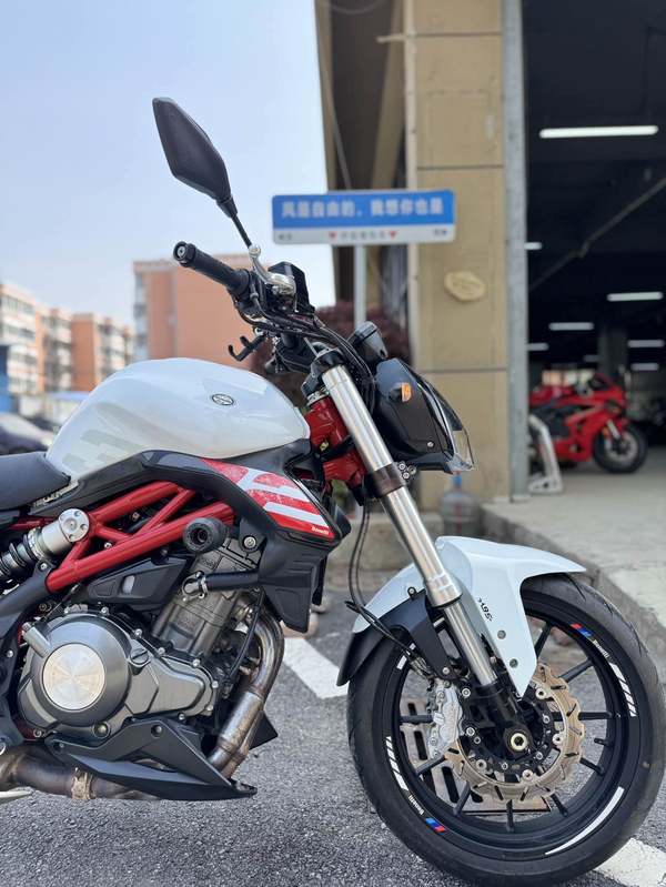 二手贝纳利蓝宝龙 BN302S