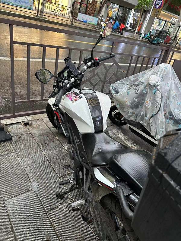 二手贝纳利红宝龙 TNT150i