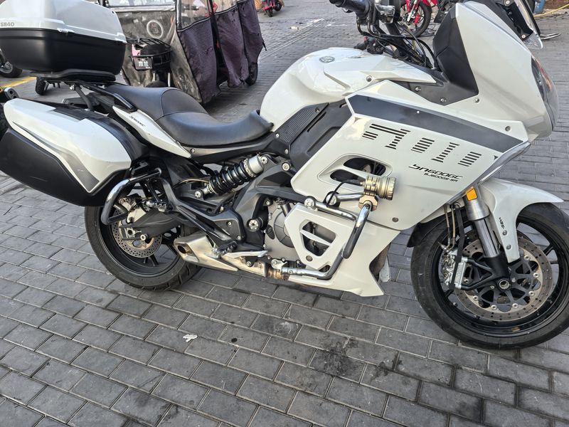 二手贝纳利600GC